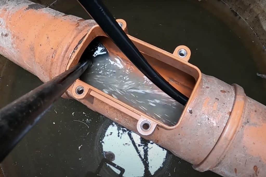 Team Sanrotech24 bei der Kanalreinigung in Berlin Charlottenburg